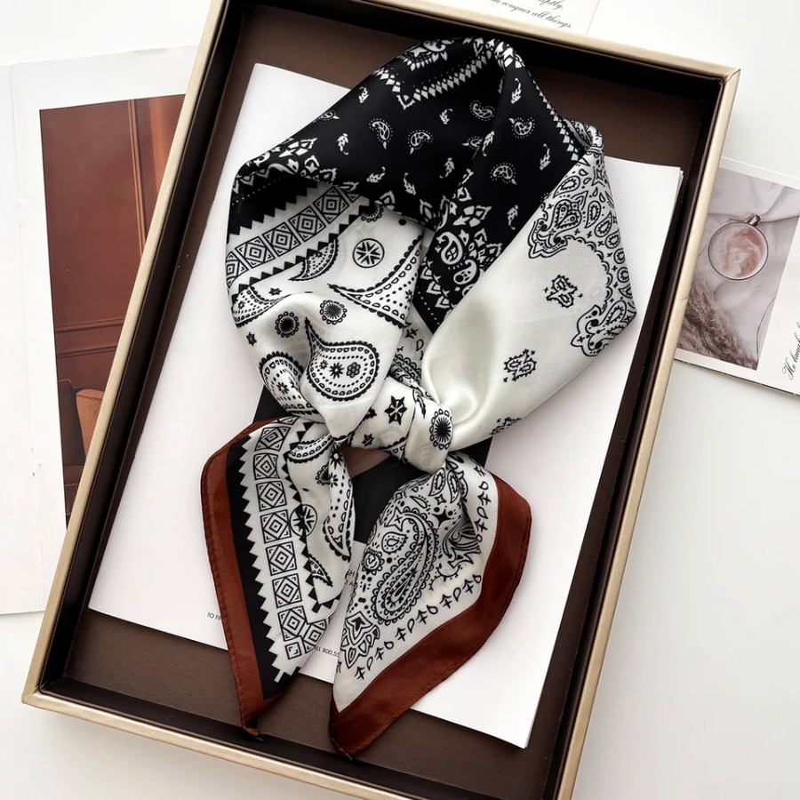 Bandana Cotton - 2025年シルクショールスクエアスカーフ、女性用プリントヘッドバンド、フォーラードサテンヒジャブ、ヘアバンド、ネッカチーフ、女性用ヘッドラップ、バンダナ