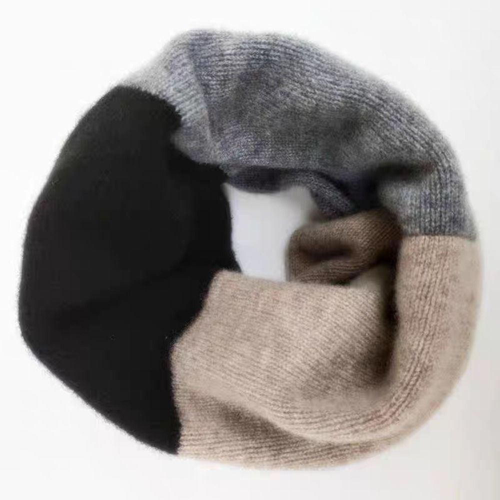 ソフトな配色が施された、無限に広がるデザインのニット製ネック - Infinity Scarf Knit のレビューと価格